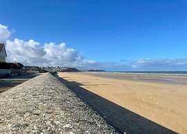 Lovely Holiday Home in Osmanville With Terrace