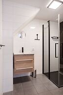 Apartment Located Directly on the Sneekermeer