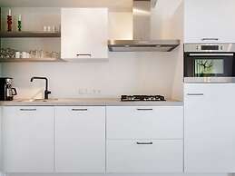 Apartment Located Directly on the Sneekermeer