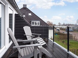 Apartment Located Directly on the Sneekermeer
