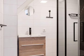 Apartment Located Directly on the Sneekermeer