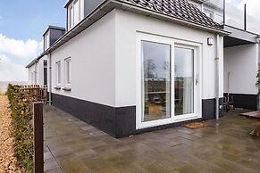 Apartment Located Directly on the Sneekermeer