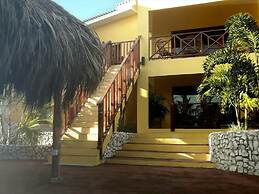 Air-conditioned Mama Sha Apartment Near Jan Thiel