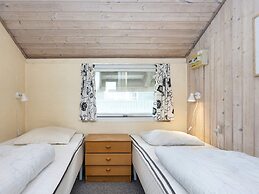 6 Person Holiday Home on a Holiday Park in Hemmet