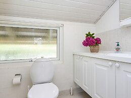 6 Person Holiday Home on a Holiday Park in Hemmet