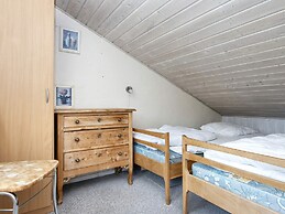 6 Person Holiday Home on a Holiday Park in Hemmet