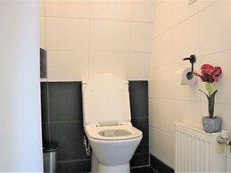 Lodge in Giethoorn With Breakfast