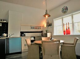 Lodge in Giethoorn With Breakfast