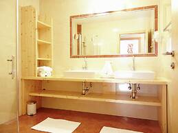 Luxurious Apartment in Fugen Near Forest