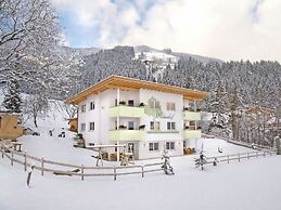 Luxurious Apartment in Fugen Near Forest