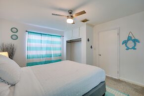 3 Mi to Beach: Quaint Home w/ Patio in Hollywood