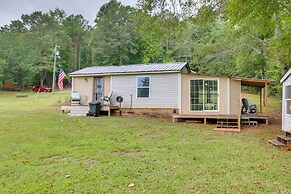 Cottage w/ Fire Pit & Lake Access in Waterloo!