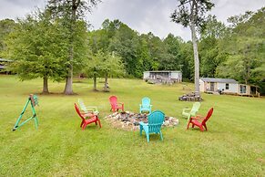 Cottage w/ Fire Pit & Lake Access in Waterloo!