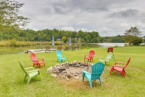 Cottage w/ Fire Pit & Lake Access in Waterloo!