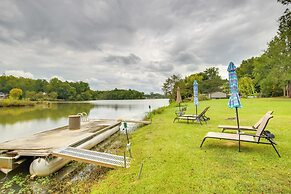 Cottage w/ Fire Pit & Lake Access in Waterloo!