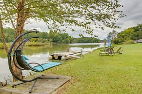 Screened Porch w/ Lake Views: Waterloo Home!