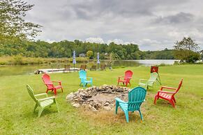 Screened Porch w/ Lake Views: Waterloo Home!