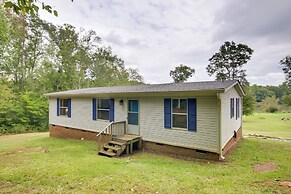 Screened Porch w/ Lake Views: Waterloo Home!