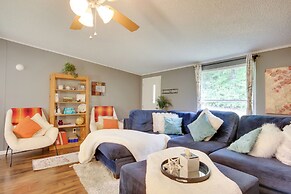 Screened Porch w/ Lake Views: Waterloo Home!