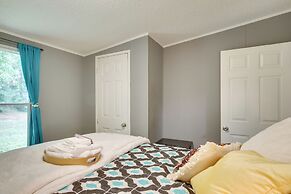 Screened Porch w/ Lake Views: Waterloo Home!