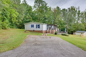 Screened Porch w/ Lake Views: Waterloo Home!