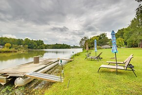 Screened Porch w/ Lake Views: Waterloo Home!
