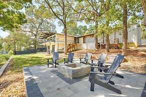 Lake O' the Pines Retreat: Private Dock!