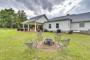 Georgia Countryside Home: 3 Mi to Wild Adventures!