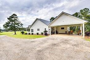 Georgia Countryside Home: 3 Mi to Wild Adventures!