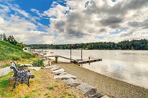 Bayfront Home w/ Private Beach in Vaughn!