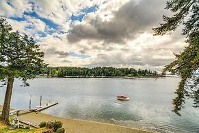 Bayfront Home w/ Private Beach in Vaughn!