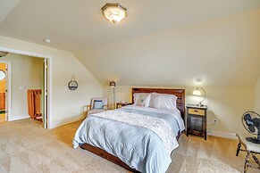 Bayfront Home w/ Private Beach in Vaughn!