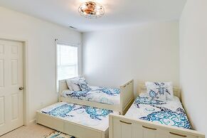 4 Mi to Beach: Lewes Townhome w/ Ping-pong Table