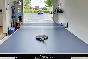 4 Mi to Beach: Lewes Townhome w/ Ping-pong Table