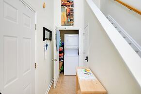 4 Mi to Beach: Lewes Townhome w/ Ping-pong Table