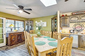 Lakefront Home: Deck, Grills & Fire Pit in Karnack