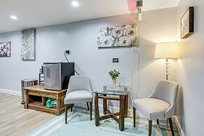 Springfield Apt w/ Home Theater & Pool Table!