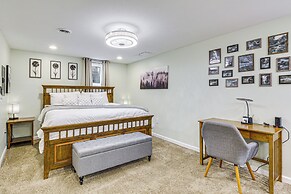 Springfield Apt w/ Home Theater & Pool Table!