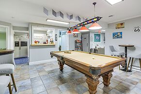Springfield Apt w/ Home Theater & Pool Table!