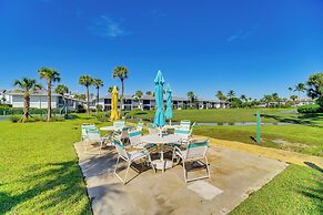 2 Mi to Fort Pierce Jetty: Coastal Florida Condo