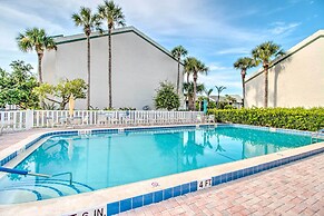 2 Mi to Fort Pierce Jetty: Coastal Florida Condo