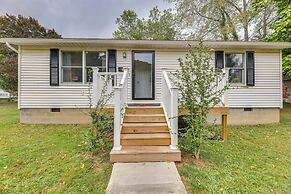 Greenbrier River Retreat w/ Deck - Steps to Trail!