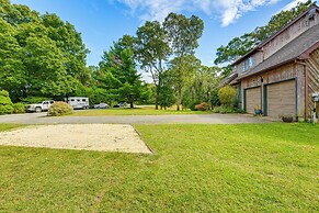 Pet-friendly Home w/ Hot Tub Near the Hamptons!