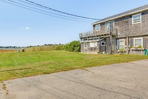 Walk to the Beach: Pet-friendly Gem in Biddeford!