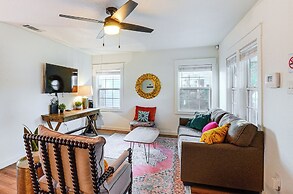 Chic Home ~ 2 Mi to TTU w/ Grill & Yard in Lubbock