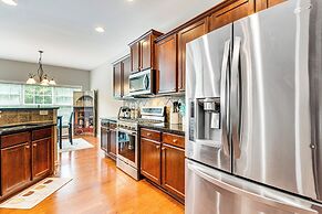 3 Mi to Avalon: Townhome w/ Balcony in Alpharetta!