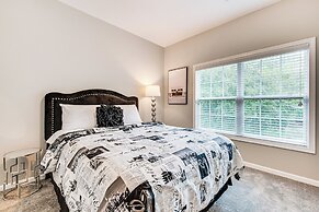 3 Mi to Avalon: Townhome w/ Balcony in Alpharetta!