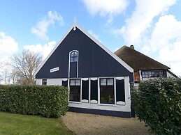 Lovely Holiday Home in Texel Near Sea