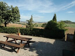 Modern Farmhouse in Pienza With Pool