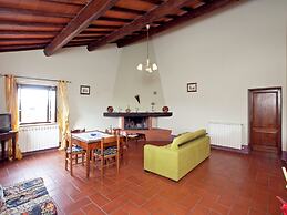 Modern Farmhouse in Pienza With Pool